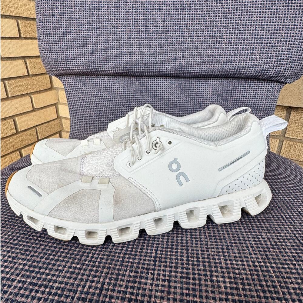 On Cloud 6 Wide Women’s Running Walking Shoes Size 8 Wide W8 Comfort Sneakers